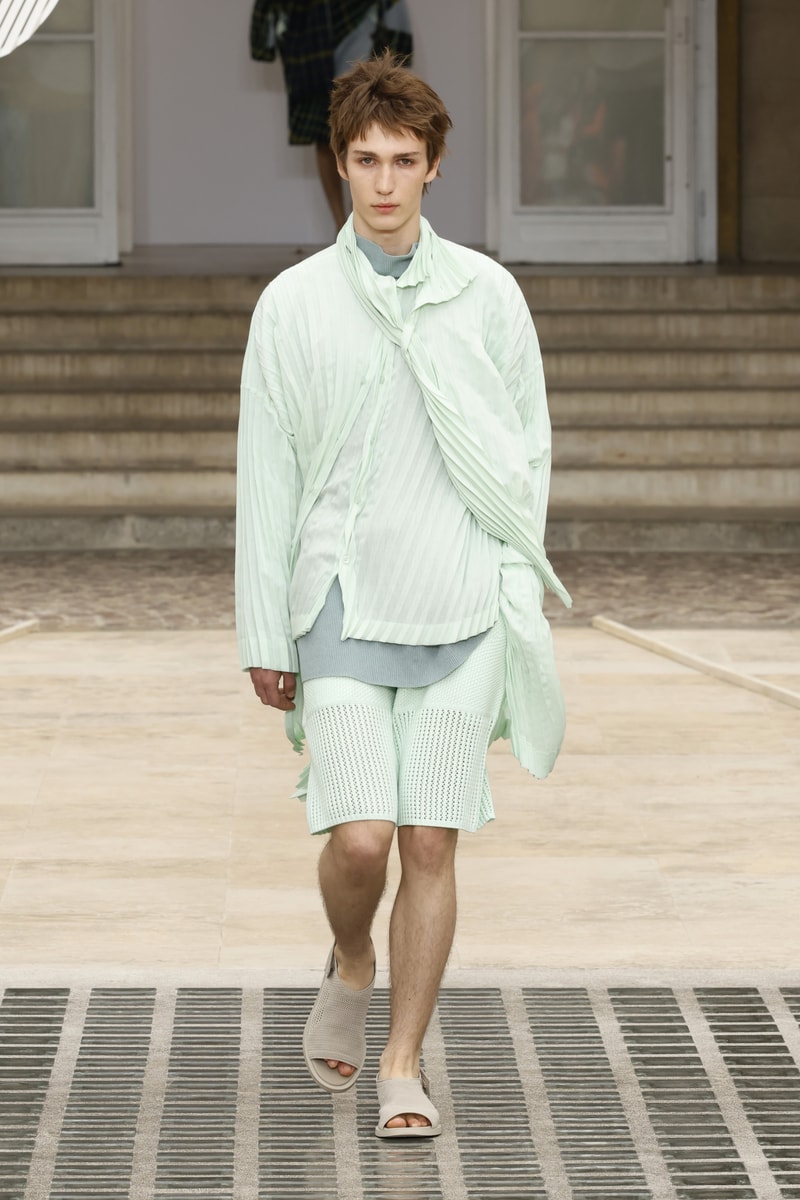HOMME PLISSÉ ISSEY MIYAKE 正式發佈 2025 春夏系列大秀