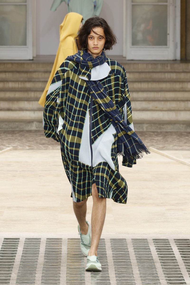 HOMME PLISSÉ ISSEY MIYAKE 正式發佈 2025 春夏系列大秀
