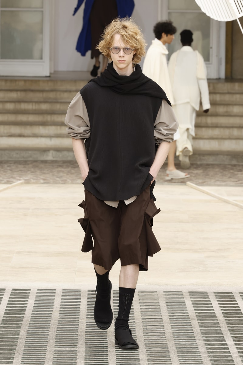 HOMME PLISSÉ ISSEY MIYAKE 正式發佈 2025 春夏系列大秀