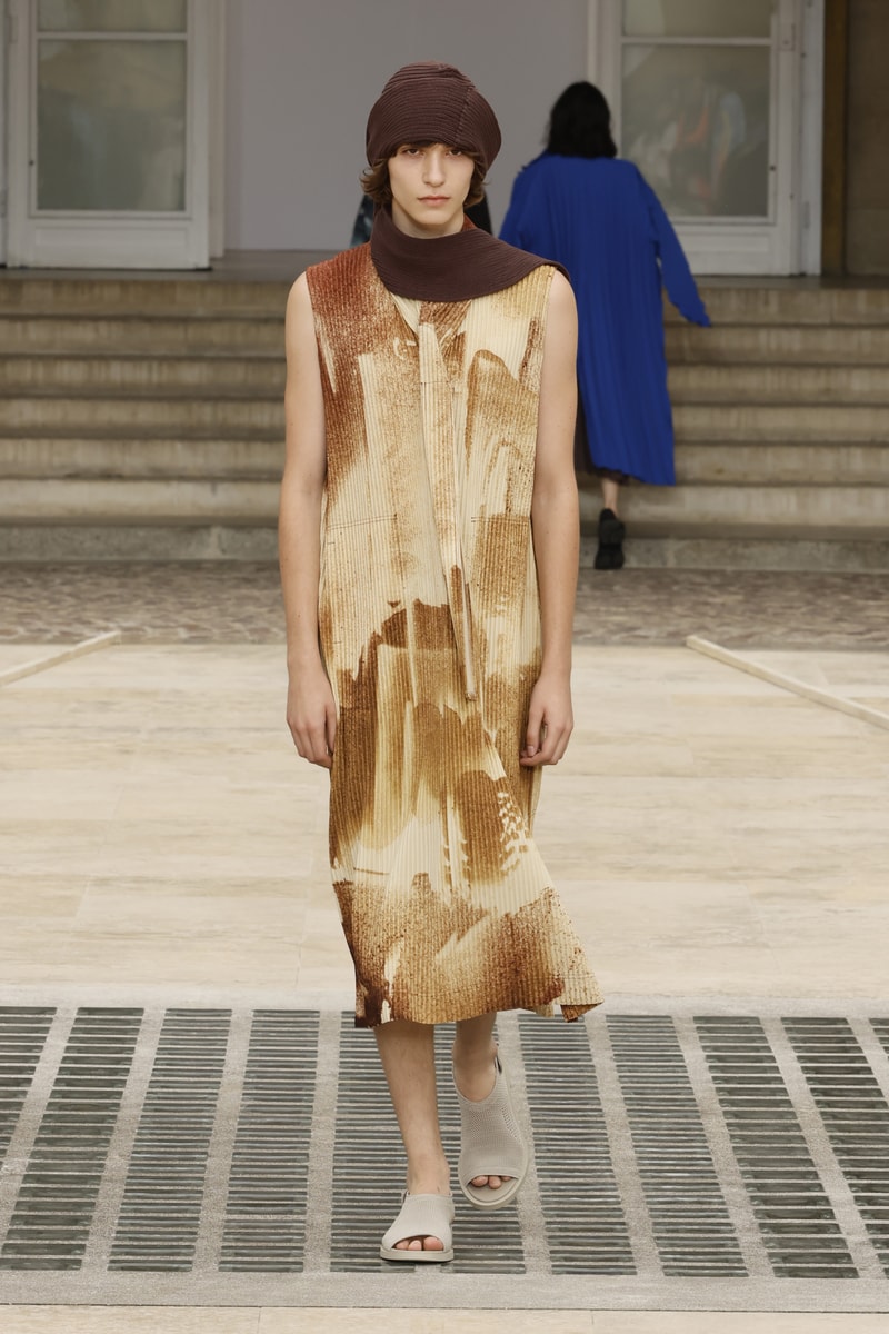 HOMME PLISSÉ ISSEY MIYAKE 正式發佈 2025 春夏系列大秀