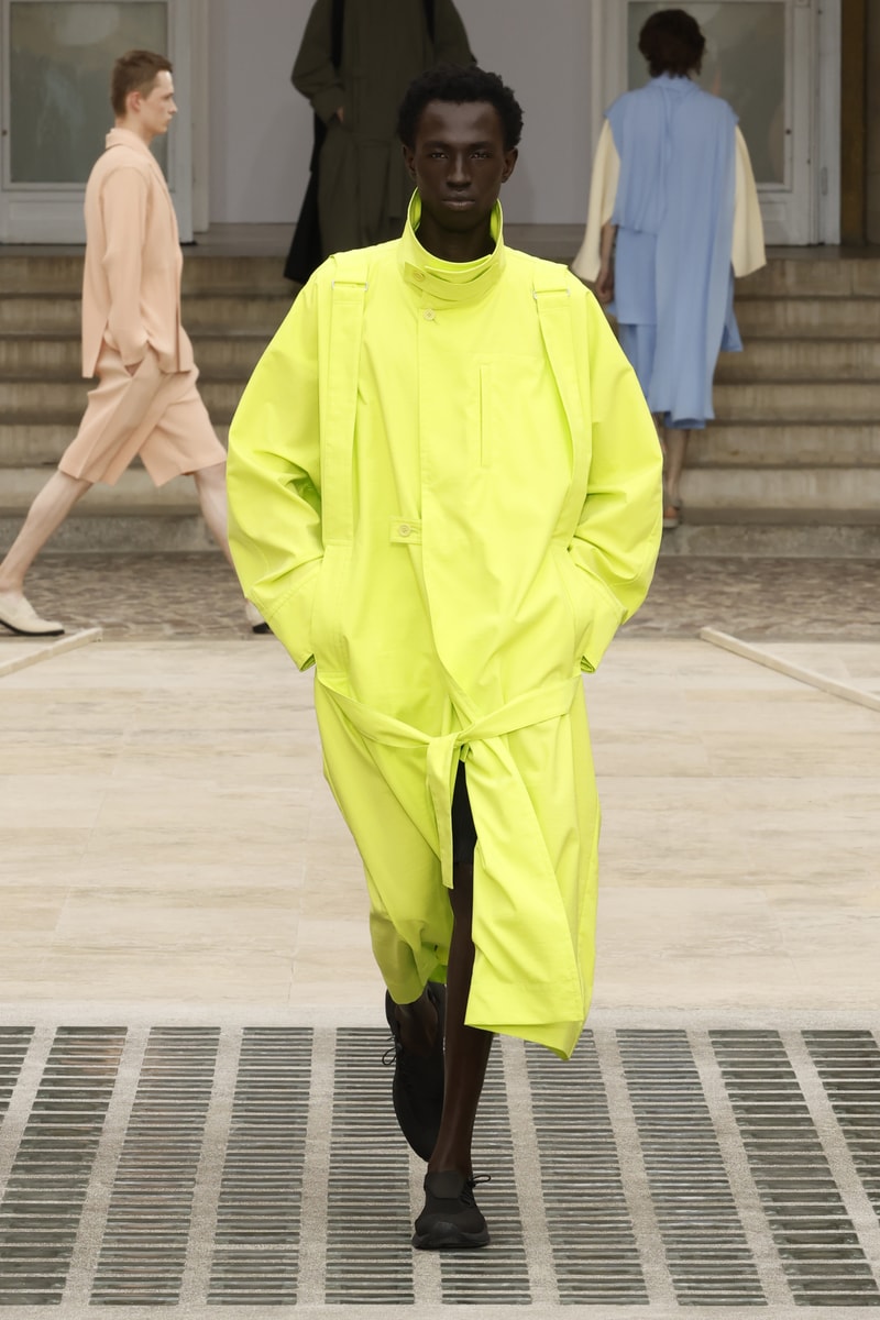 HOMME PLISSÉ ISSEY MIYAKE 正式發佈 2025 春夏系列大秀