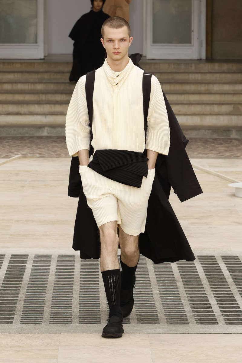 HOMME PLISSÉ ISSEY MIYAKE 正式發佈 2025 春夏系列大秀