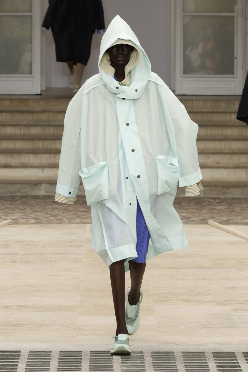 HOMME PLISSÉ ISSEY MIYAKE 正式發佈 2025 春夏系列大秀