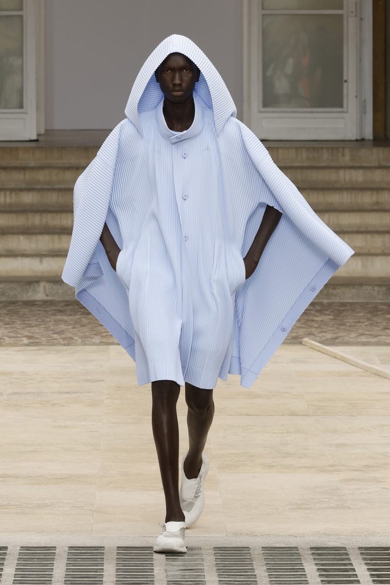 HOMME PLISSÉ ISSEY MIYAKE 正式發佈 2025 春夏系列大秀