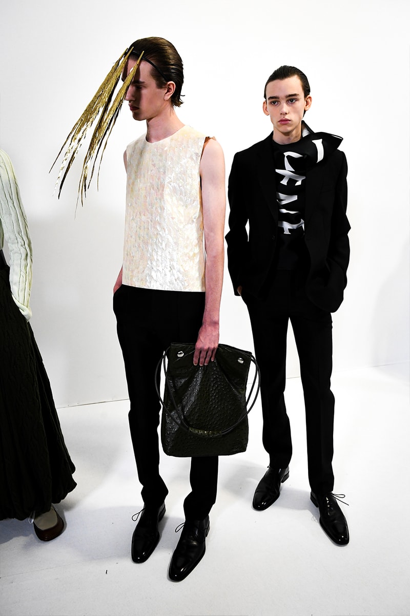 藝術的愛欲！Jonathan Anderson 執掌 LOEWE 2025 春夏男裝大秀正式登場