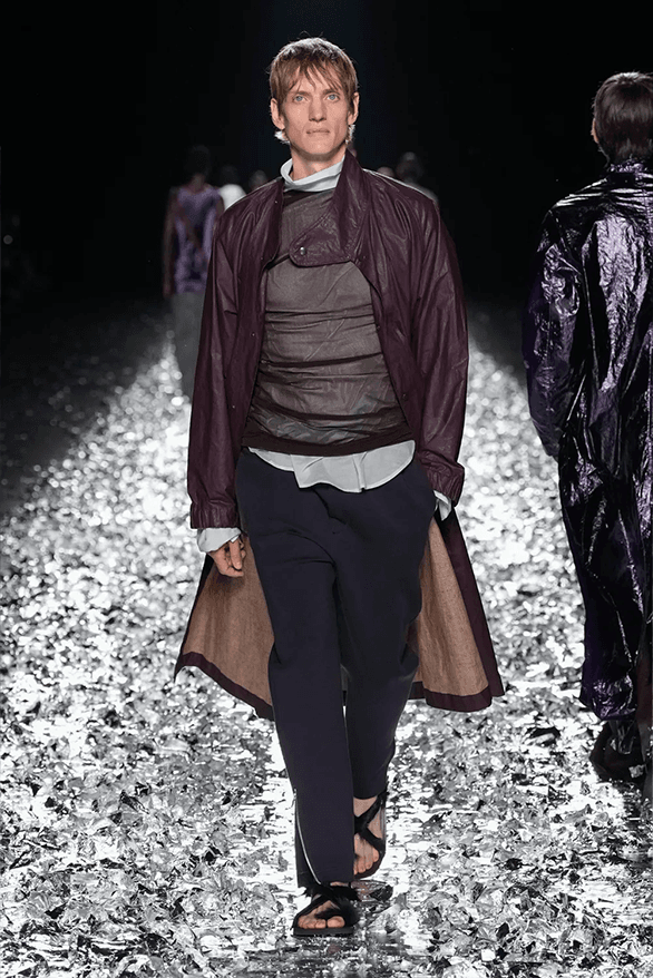 離開並不是結束！Dries Van Noten 2025 春夏男裝系列大秀「THERE IS NO BEGINNING, NO END」正式登場