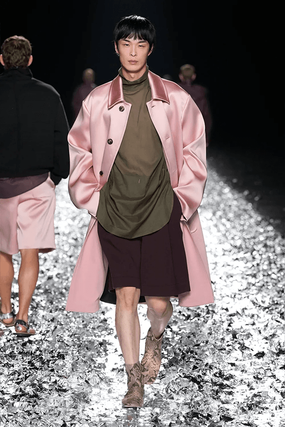 離開並不是結束！Dries Van Noten 2025 春夏男裝系列大秀「THERE IS NO BEGINNING, NO END」正式登場
