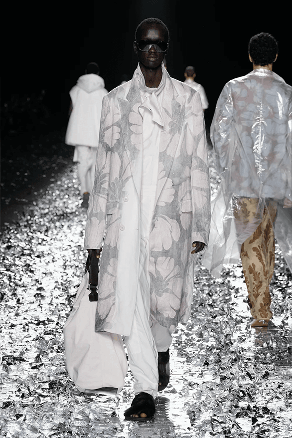 離開並不是結束！Dries Van Noten 2025 春夏男裝系列大秀「THERE IS NO BEGINNING, NO END」正式登場