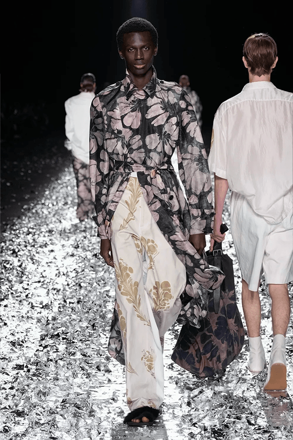 離開並不是結束！Dries Van Noten 2025 春夏男裝系列大秀「THERE IS NO BEGINNING, NO END」正式登場