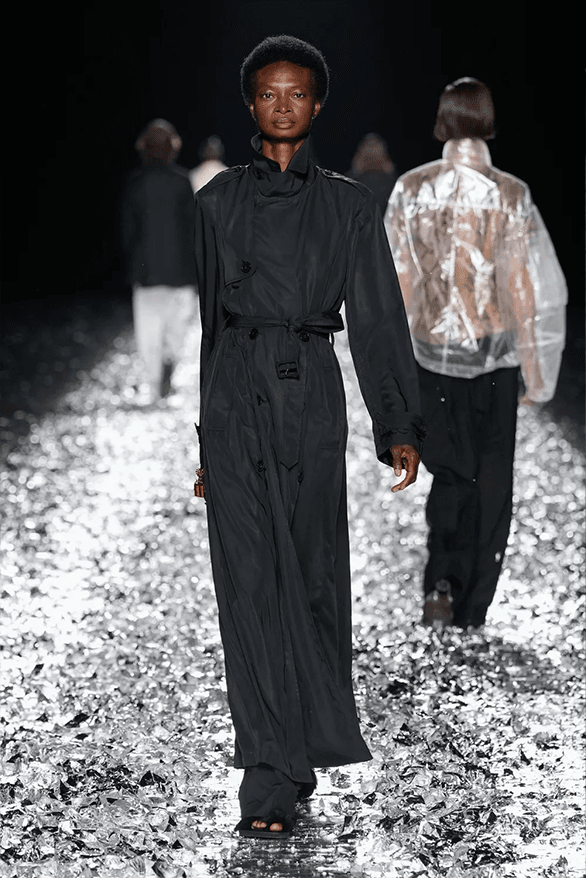 離開並不是結束！Dries Van Noten 2025 春夏男裝系列大秀「THERE IS NO BEGINNING, NO END」正式登場