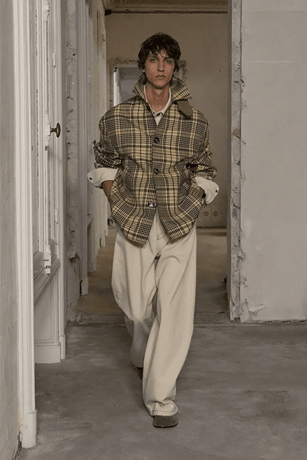 AMI 正式發佈 2025 春夏系列大秀