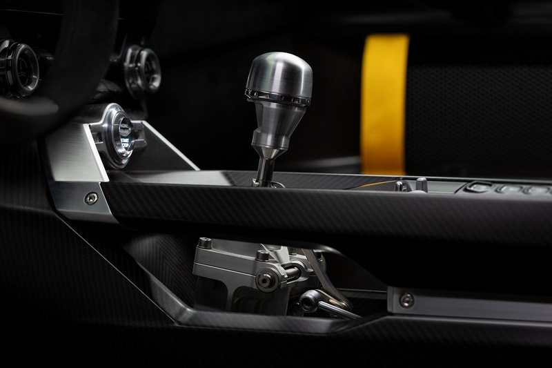 Aston Martin 正式發表 734 匹馬力全新超跑 Valiant