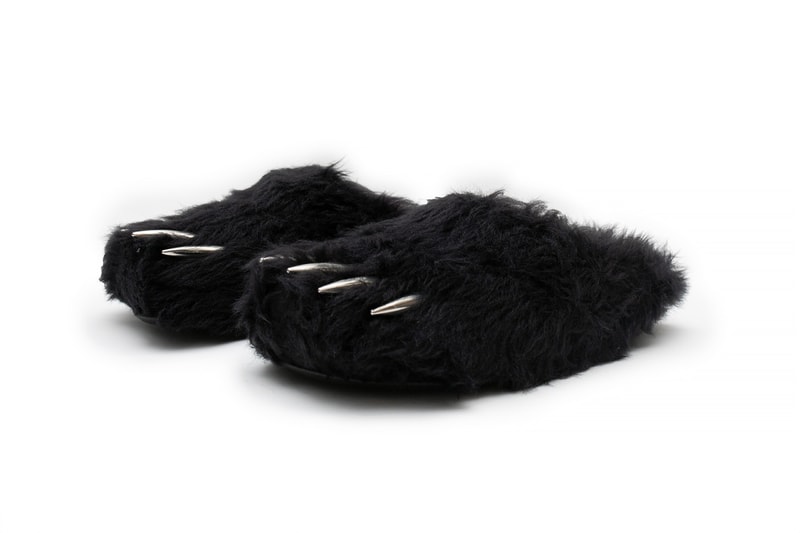 Bravest Studios 正式推出酷似「黑熊」腳掌外型穆勒鞋