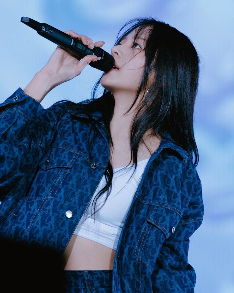 近賞 NewJeans 日本粉絲見面會著用 Calvin Klein 專屬訂製服飾