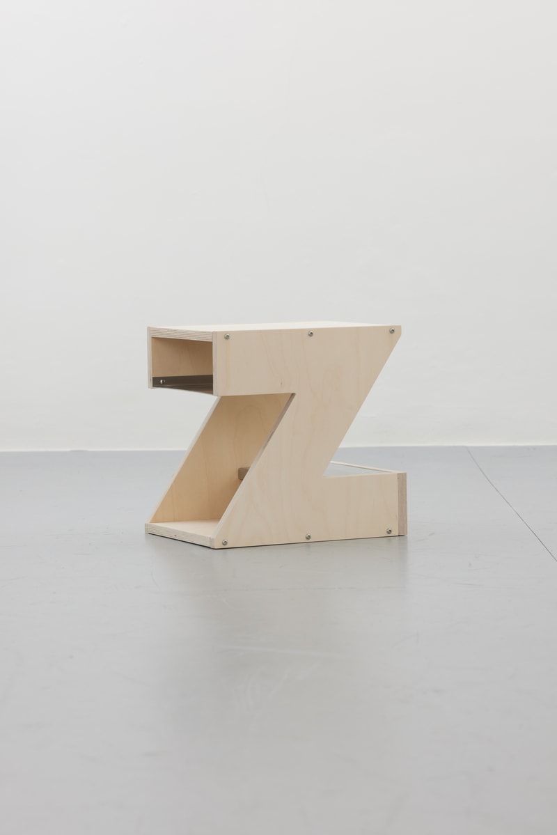 車庫服飾攜手 zed objects 推出多用途家具「zen」