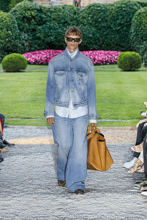 RHUDE 正式發佈 2025 春夏系列大秀