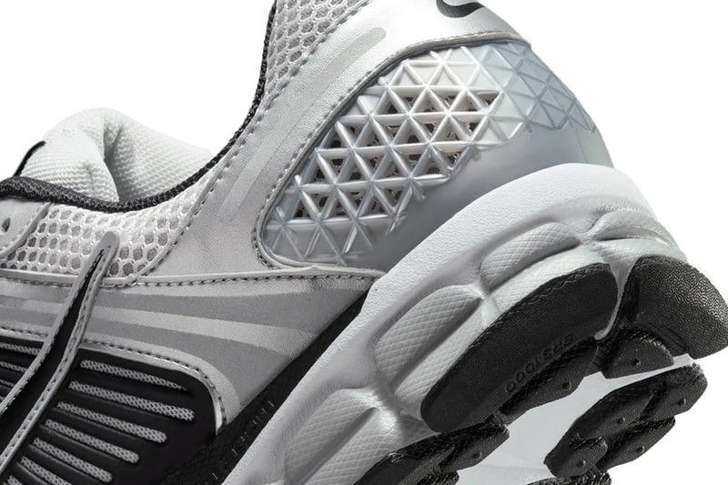Nike Zoom Vomero 5 全新配色「Metallic Silver/Black」官方圖輯正式發佈