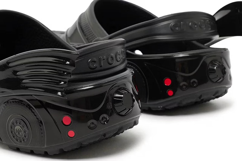 把蝙蝠車穿在腳上？Crocs 正式推出蝙蝠俠「Batmobile」造型最新聯名鞋款