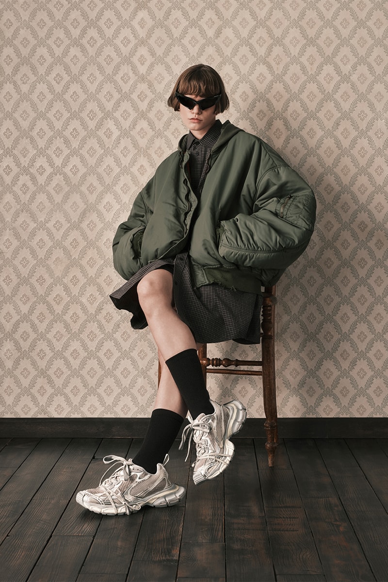 Balenciaga 正式發佈 3XL Trainers 全新形象大片