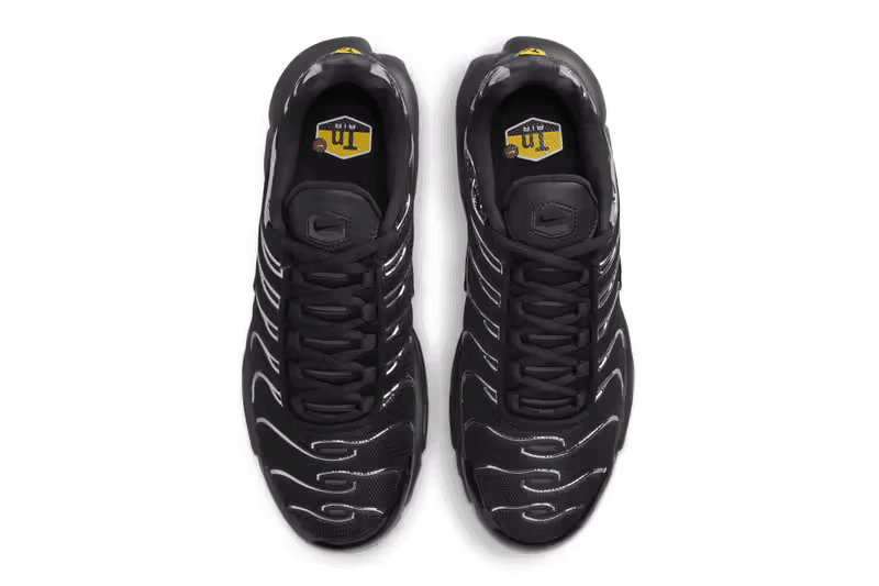 近賞 Nike Air Max Plus 最新配色「Black/Metallic Silver」官方圖輯
