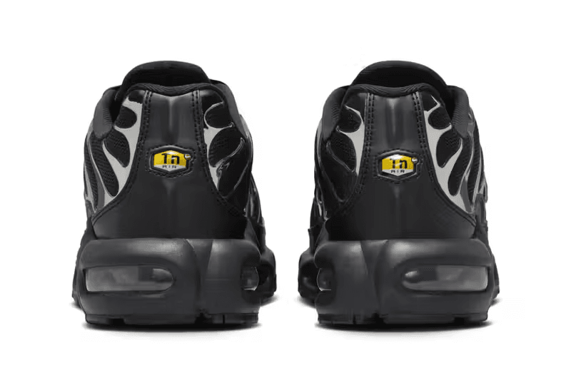 近賞 Nike Air Max Plus 最新配色「Black/Metallic Silver」官方圖輯