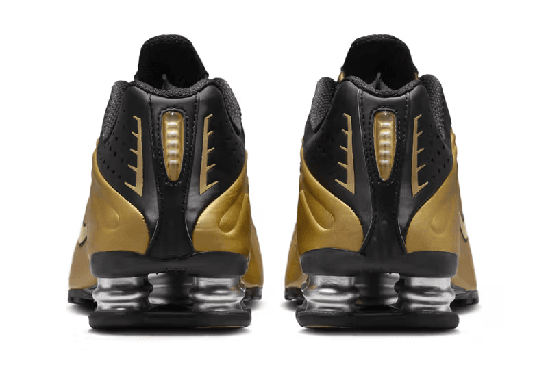 近賞 Nike Shox R4 最新配色「Black/Metallic Gold」官方圖輯