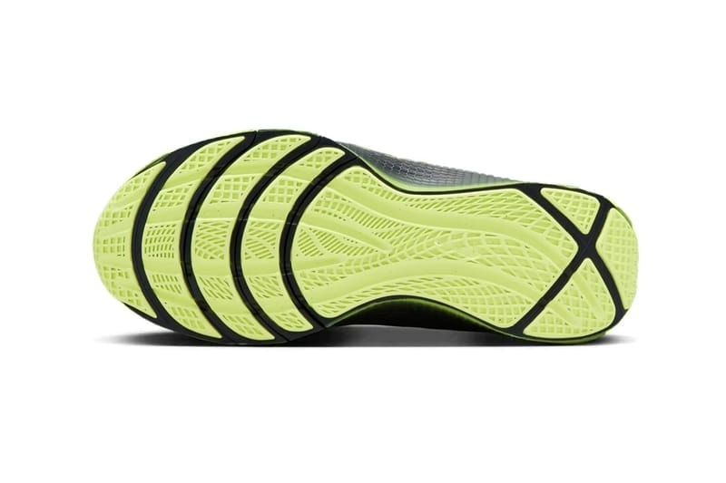 Nike LeBron TR 1 全新配色「Smoke Grey/Volt」官方圖輯、發售情報正式發佈