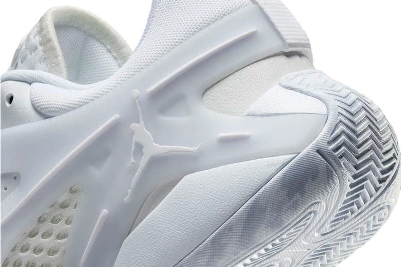Jordan Heir 1.0 全新配色「White/Football Grey」官方圖輯正式發佈