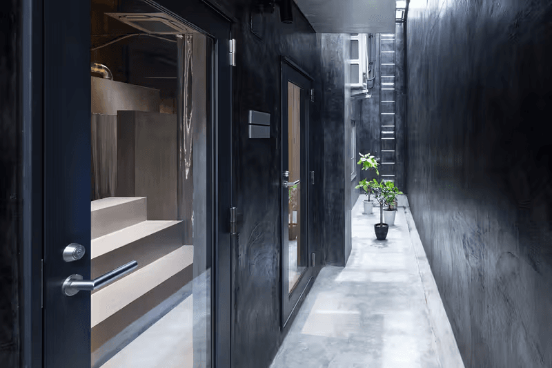 粗獷主義風格！走進日本全新美髮沙龍 Tagi