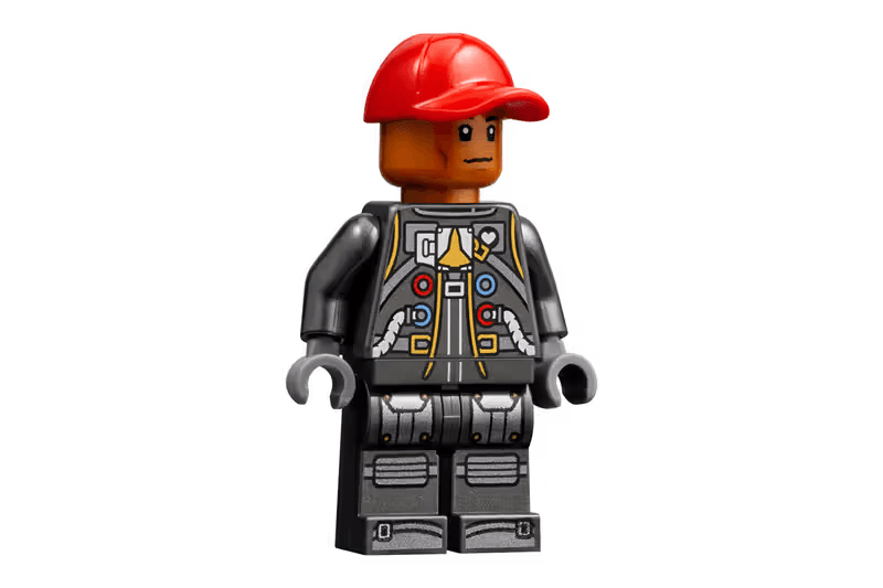 Pharrell 首度攜手 LEGO 打造「Over the Moon」太空飛船積木模型