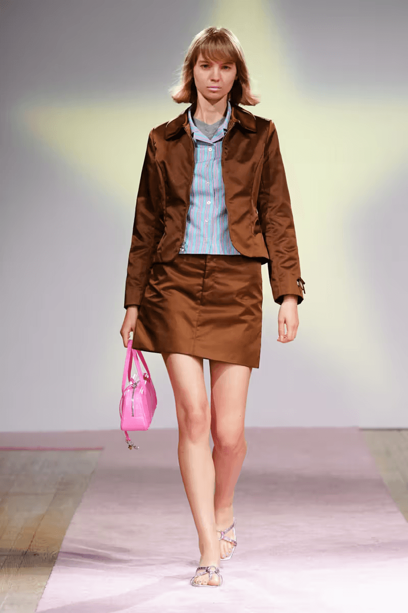 Sandy Liang 正式發佈 2025 春夏系列大秀