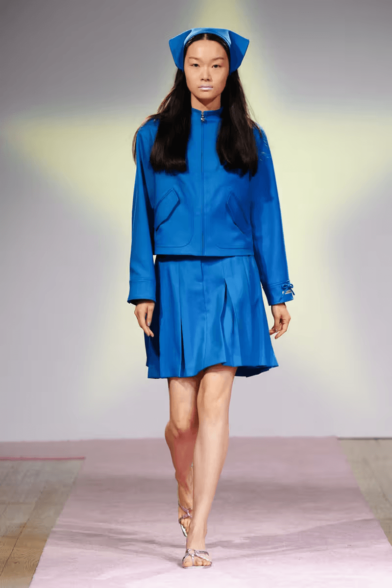 Sandy Liang 正式發佈 2025 春夏系列大秀