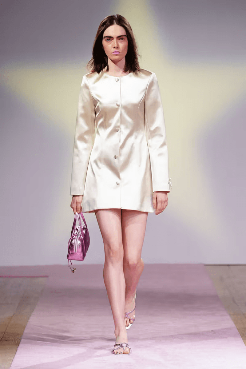 Sandy Liang 正式發佈 2025 春夏系列大秀