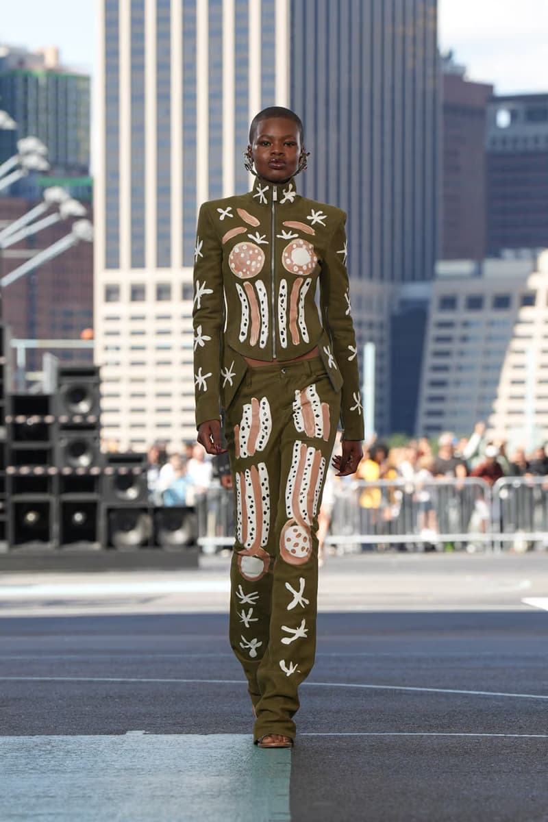 Off-White™ 2025 年春夏系列大秀正式登場