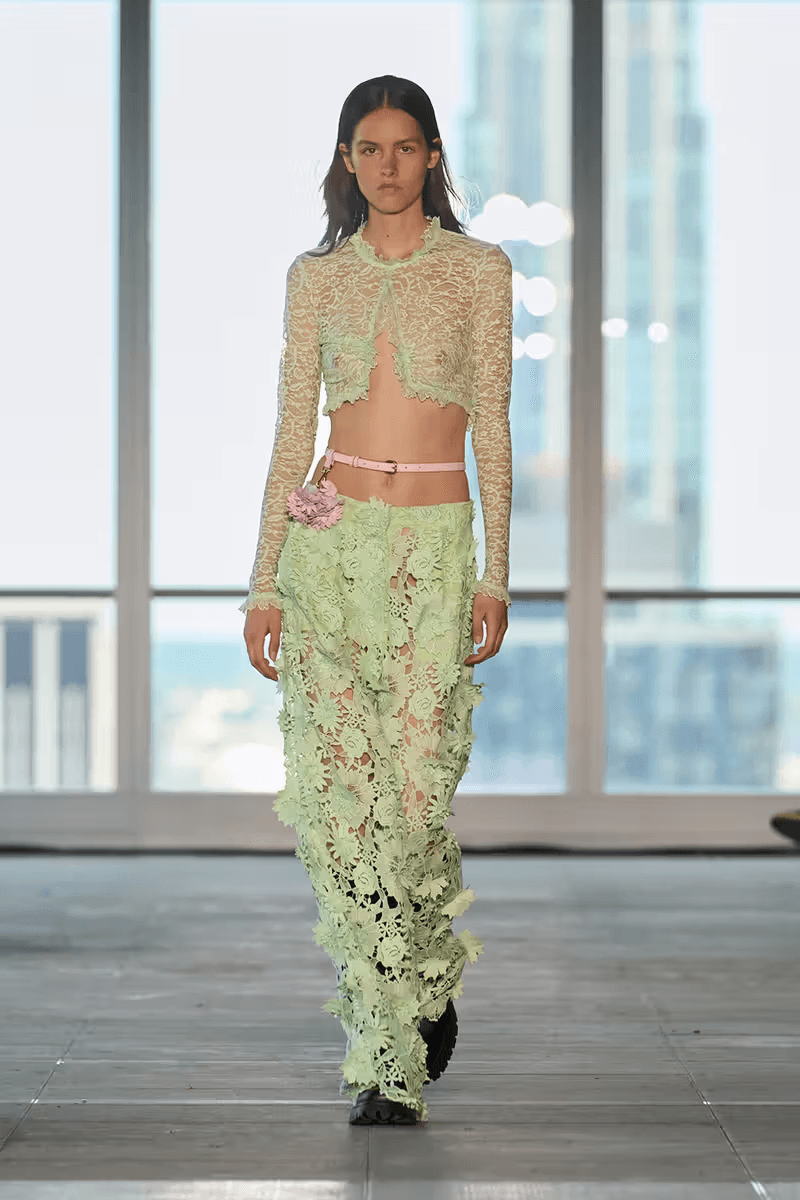 AKNVAS 正式發佈 2025 春夏系列大秀