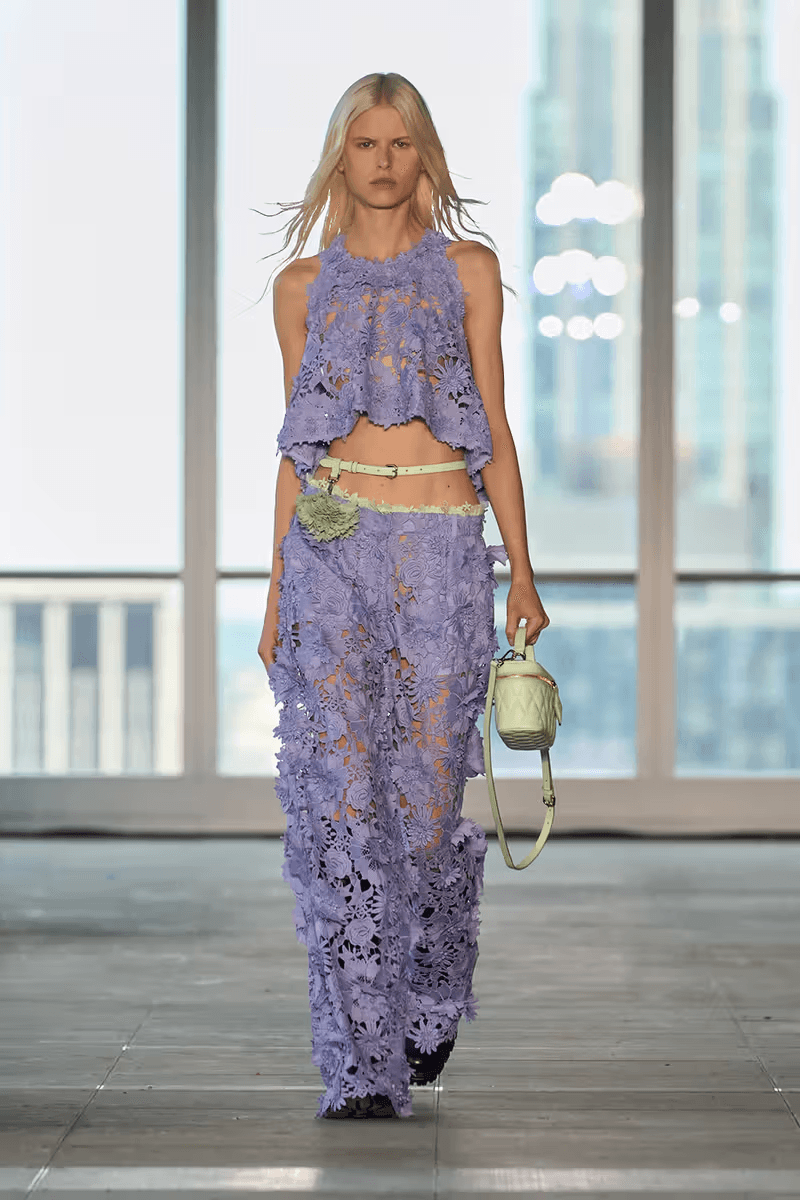 AKNVAS 正式發佈 2025 春夏系列大秀