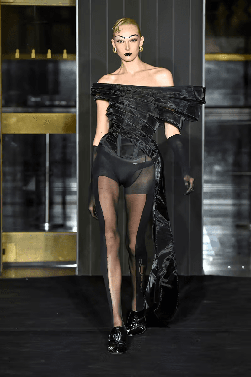 Luar 正式發佈 2025 春夏系列大秀