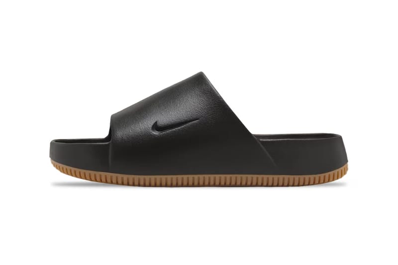 率先近賞 Nike Calm Slides 全新配色「Black Gum」