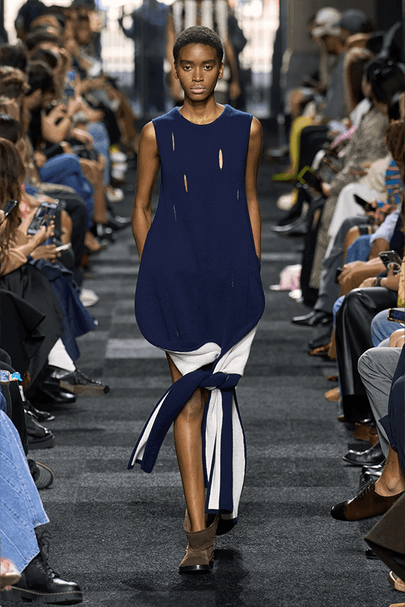JW Anderson 2025 春夏女裝系列大秀登場