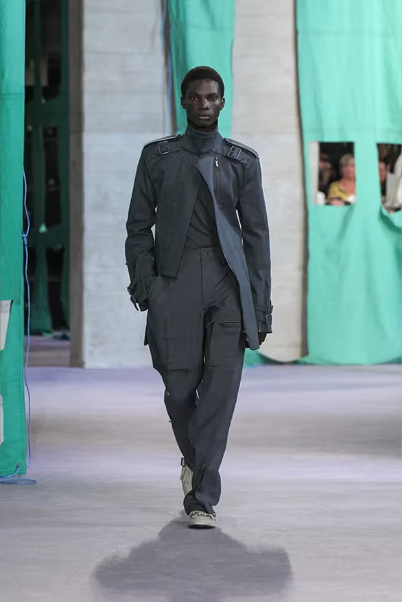 夏日探險！Daniel Lee 執掌 Burberry 2025 夏季系列大秀正式登場
