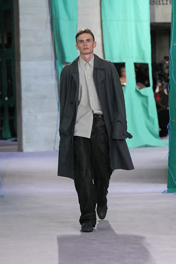 夏日探險!Daniel Lee 執掌 Burberry 2025 夏季系列大秀正式登場