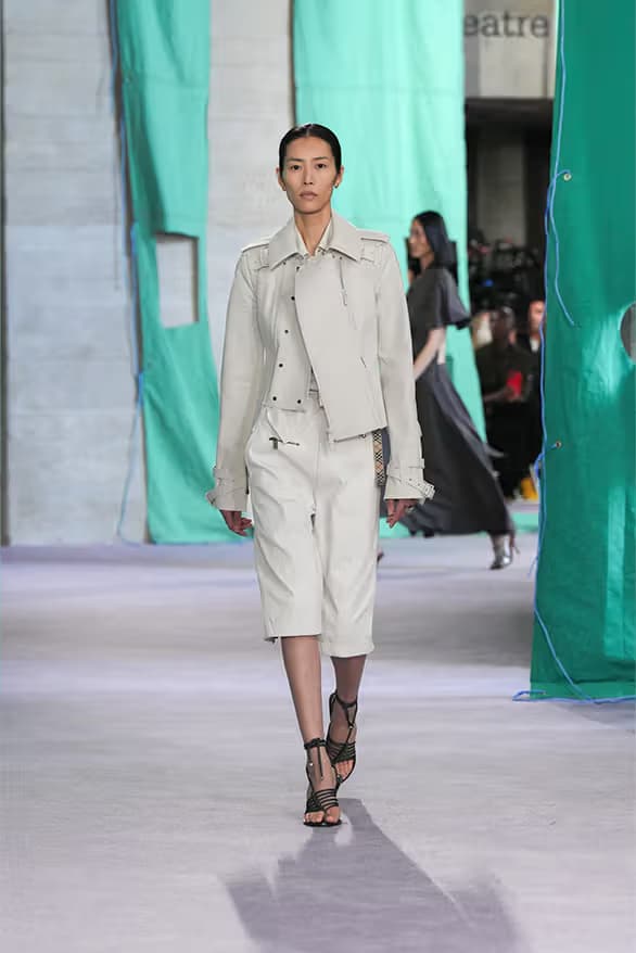 夏日探險!Daniel Lee 執掌 Burberry 2025 夏季系列大秀正式登場