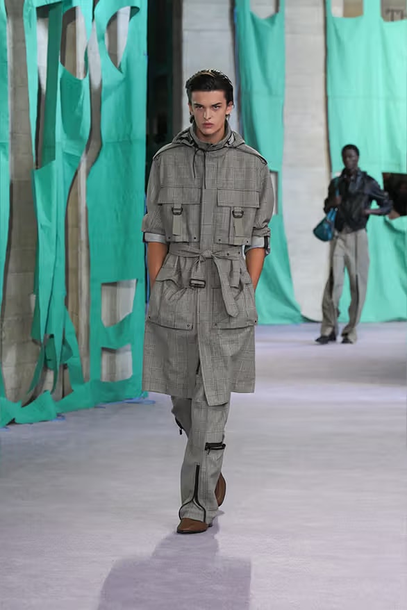 夏日探險！Daniel Lee 執掌 Burberry 2025 夏季系列大秀正式登場