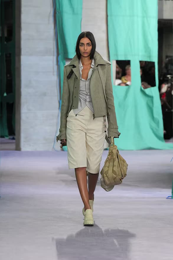 夏日探險!Daniel Lee 執掌 Burberry 2025 夏季系列大秀正式登場