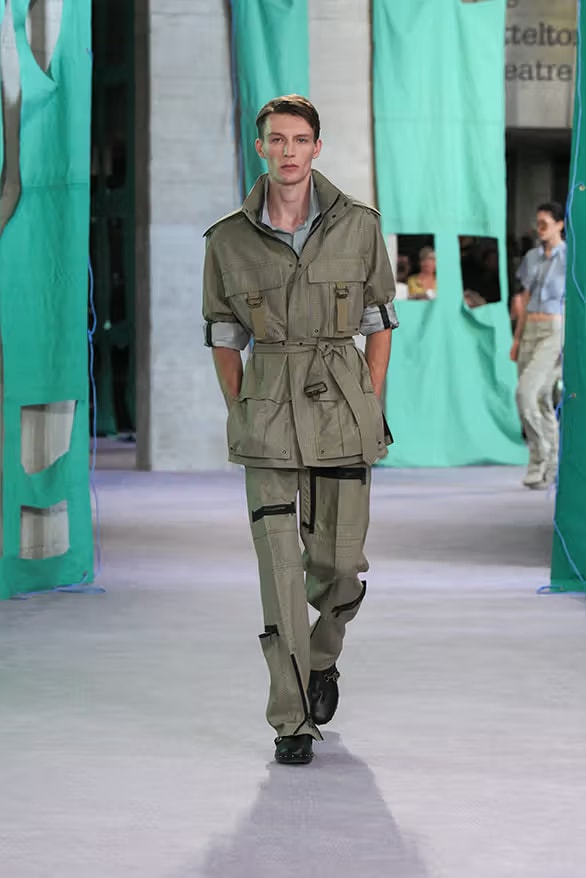 夏日探險！Daniel Lee 執掌 Burberry 2025 夏季系列大秀正式登場
