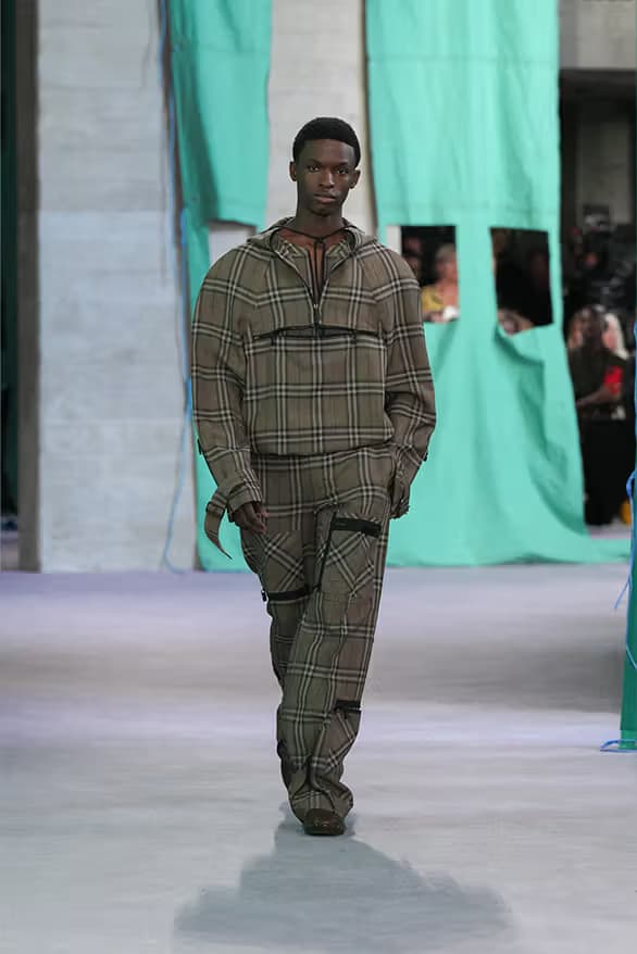 夏日探險!Daniel Lee 執掌 Burberry 2025 夏季系列大秀正式登場