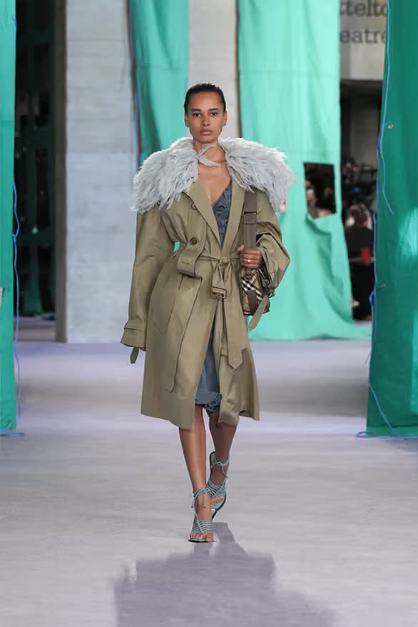 夏日探險!Daniel Lee 執掌 Burberry 2025 夏季系列大秀正式登場