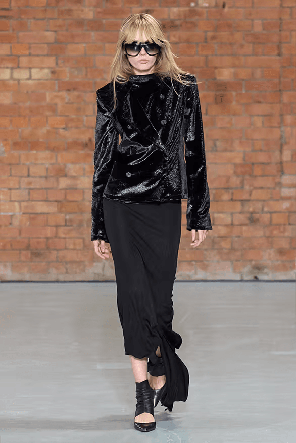 AARON ESH 正式發佈 2025 春夏系列大秀