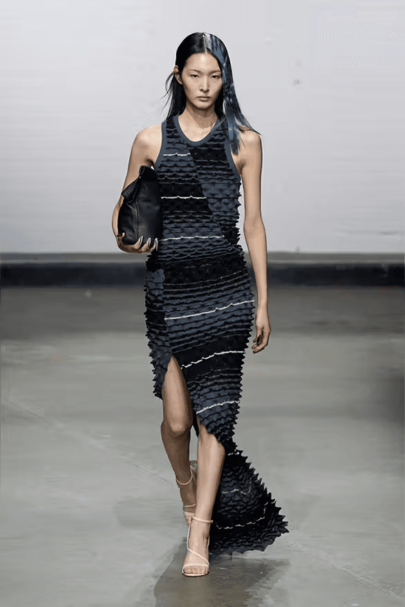 Chet Lo 正式發佈 2025 春夏系列大秀