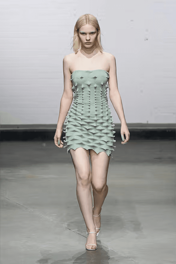 Chet Lo 正式發佈 2025 春夏系列大秀